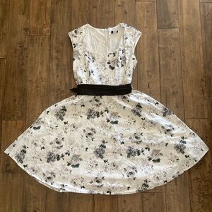 Black & White Retrolicious 50’s Style Dress